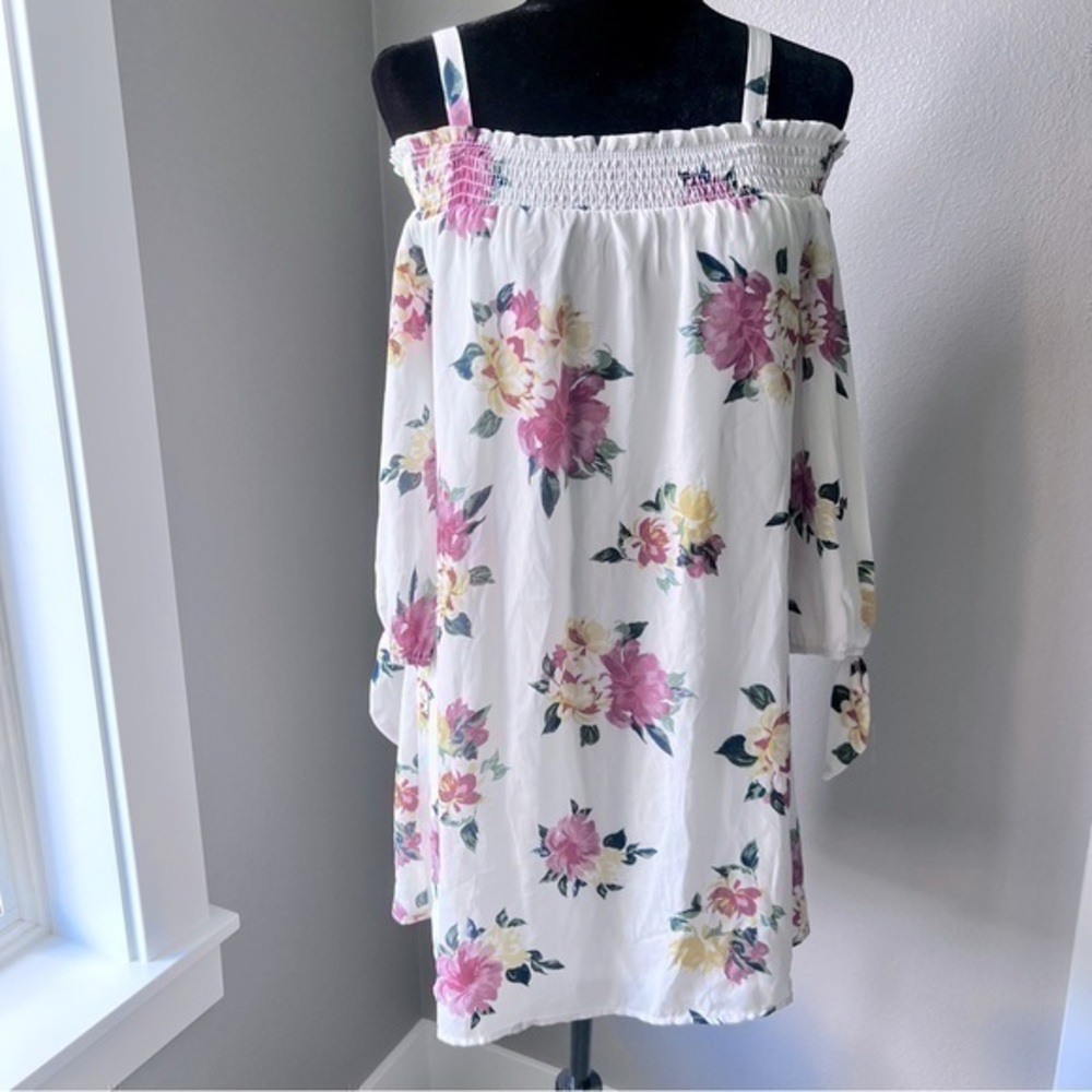 Lily Star women’s off the shoulder floral dress size small